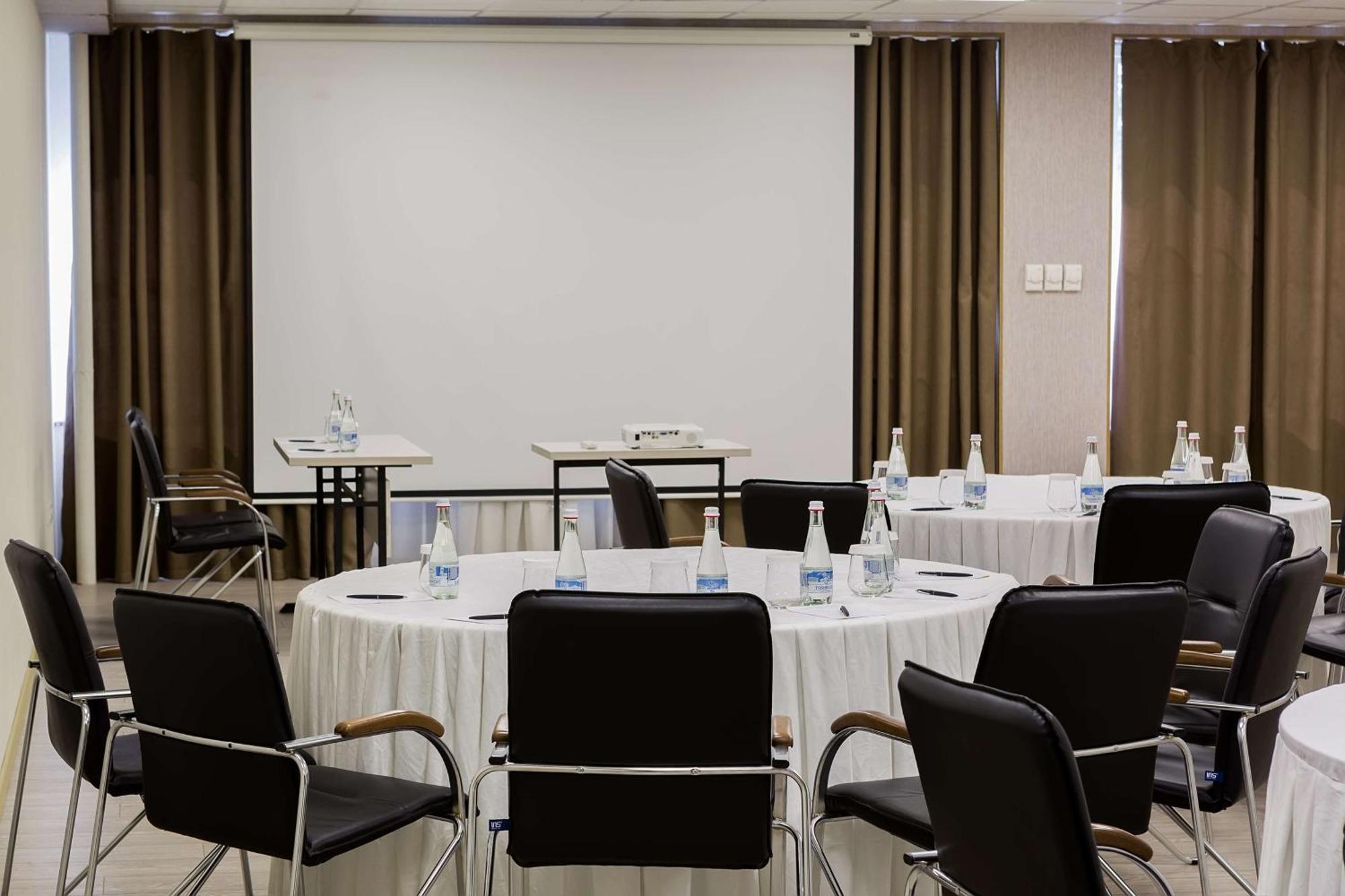 Panarams Tashkent Hotel, A Member Of Radisson Individuals 外观 照片